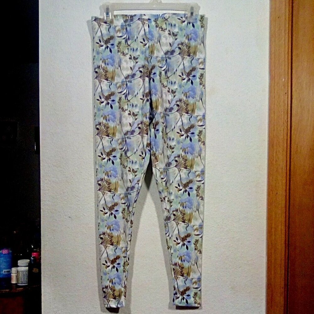 Just Be... Women's Light Blue Floral Print Leggings 1X